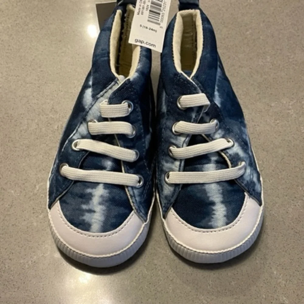 NWT- Gap Tie-Dye High-Top Sneakers Sz Toddler 5 ( 18-24M)